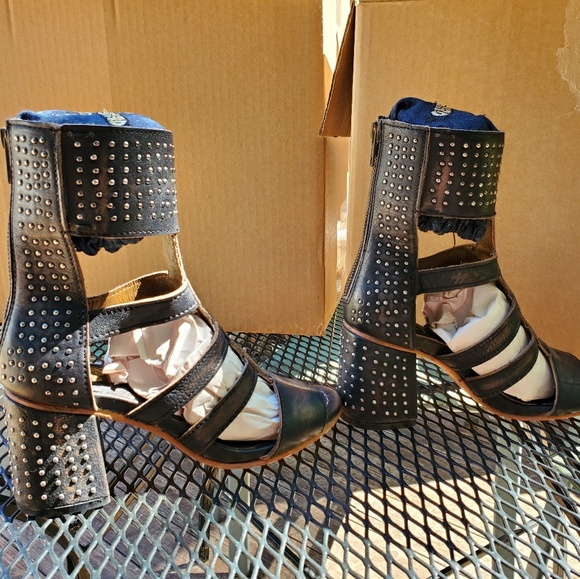 Freebirds - Zelda - Picture 2 of 5